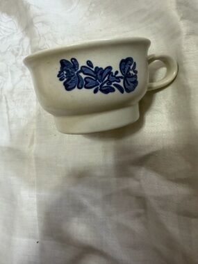 Pfaltzgraff Yorktown White Ceramic Tea Cup with Blue Floral Motif